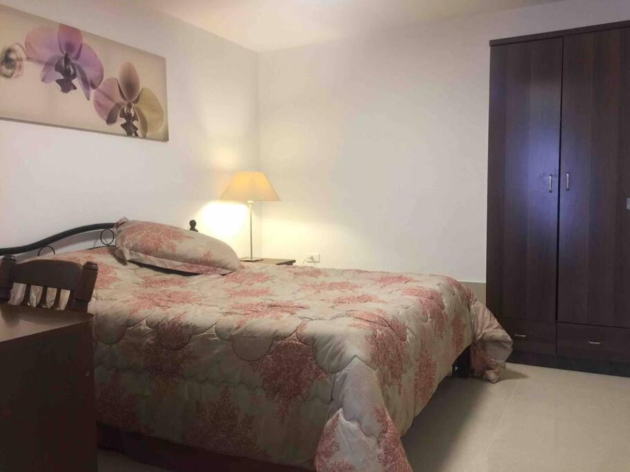 'C' Dazzling Modern 2 Bdrm Apt In Khalda Free Wifi Amman Esterno foto